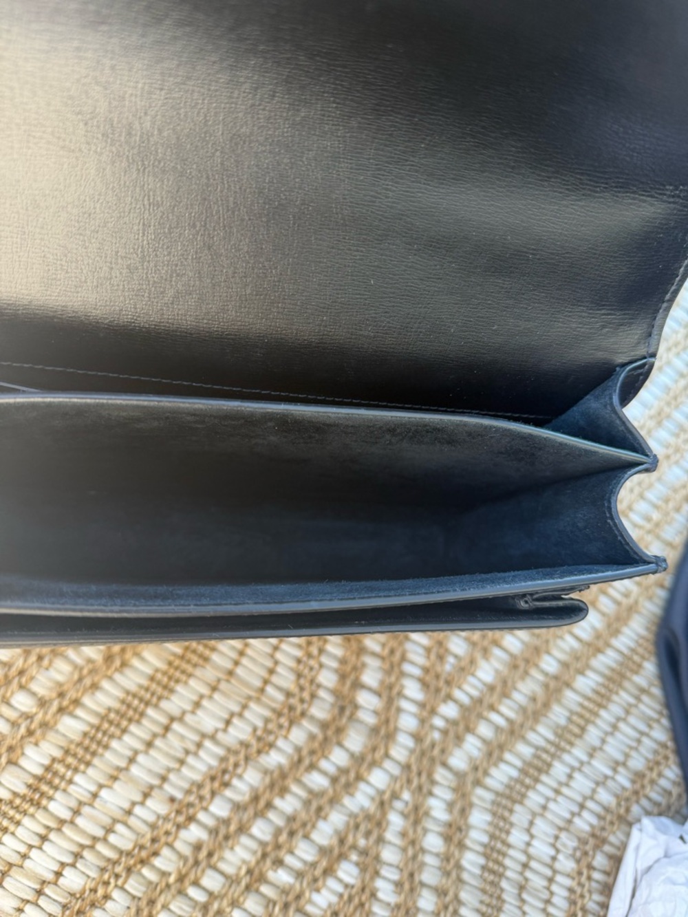 Saint Laurent Black Leather Flap Crossbody with Logo Chain - Picture 2 of 5